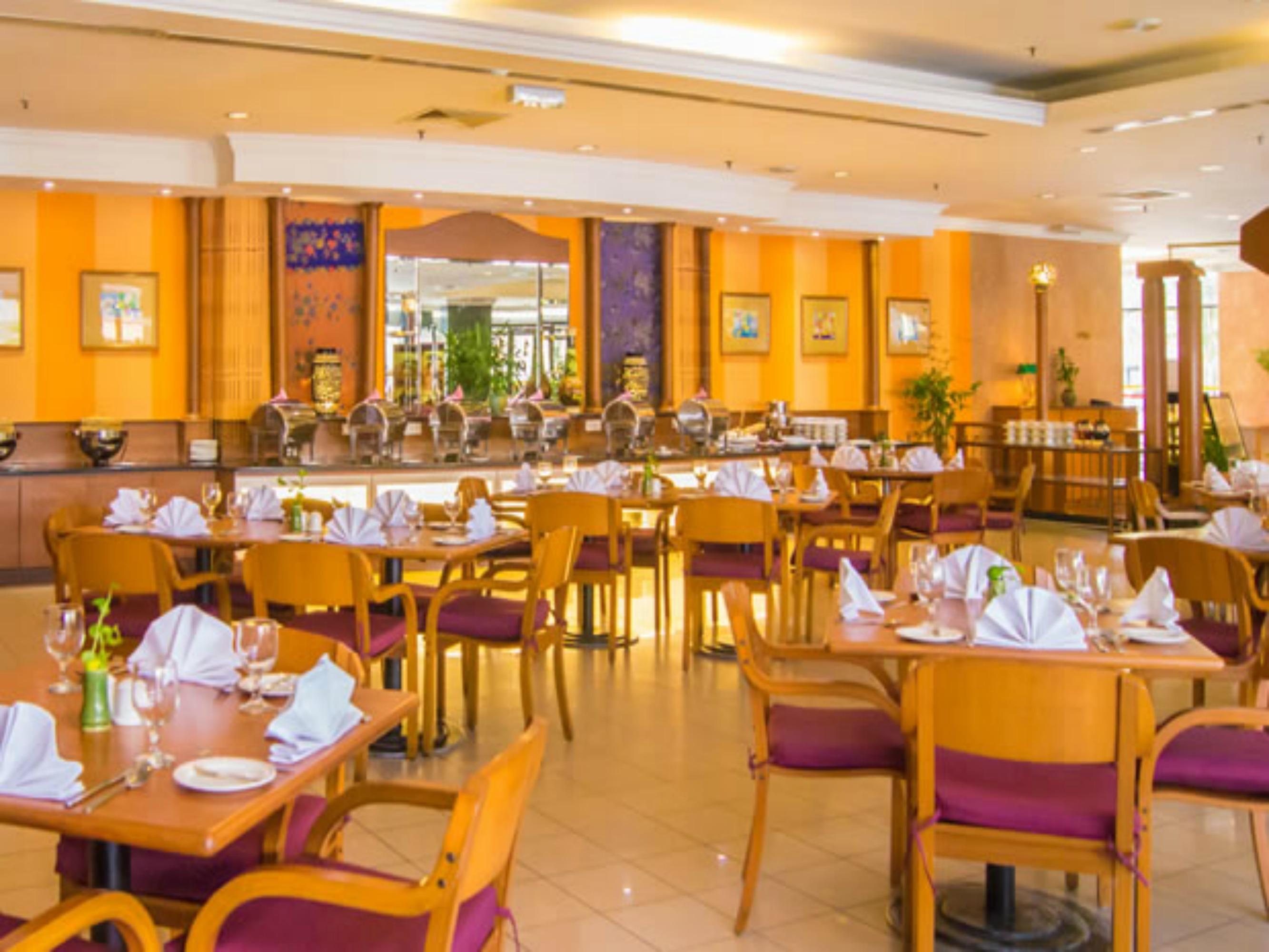 Hotel Grand Continental Kuching Exterior photo