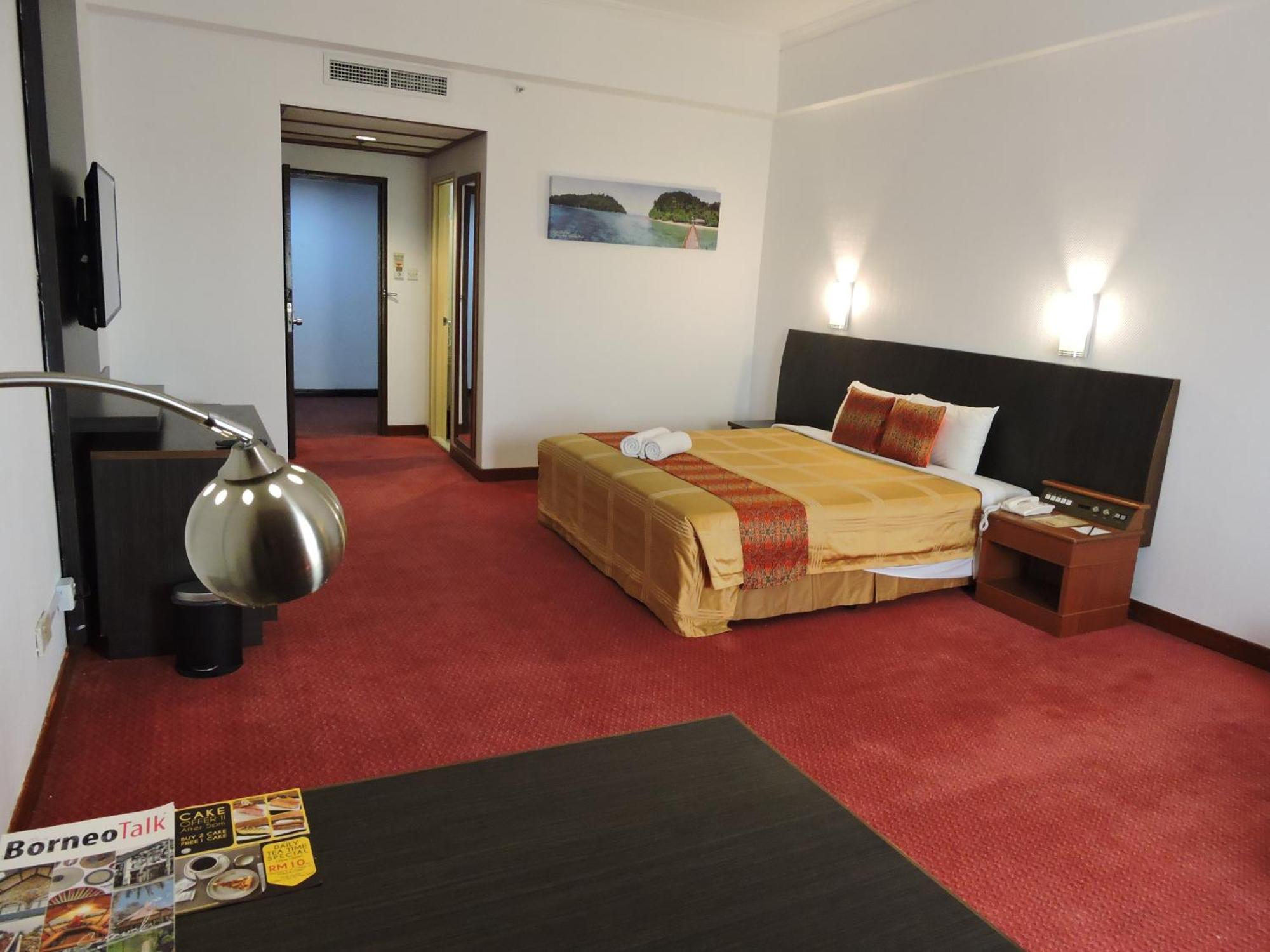 Hotel Grand Continental Kuching Exterior photo