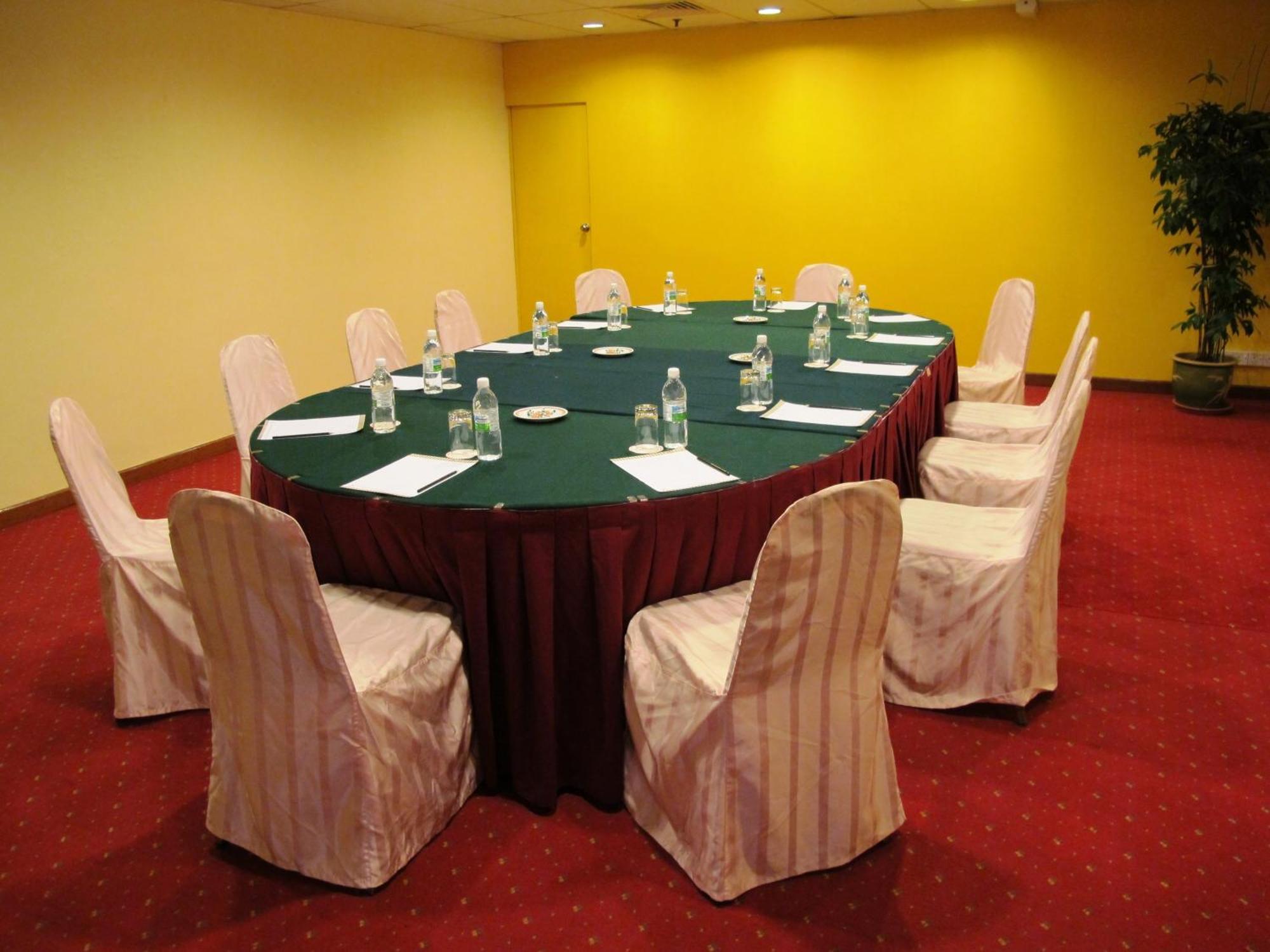 Hotel Grand Continental Kuching Exterior photo