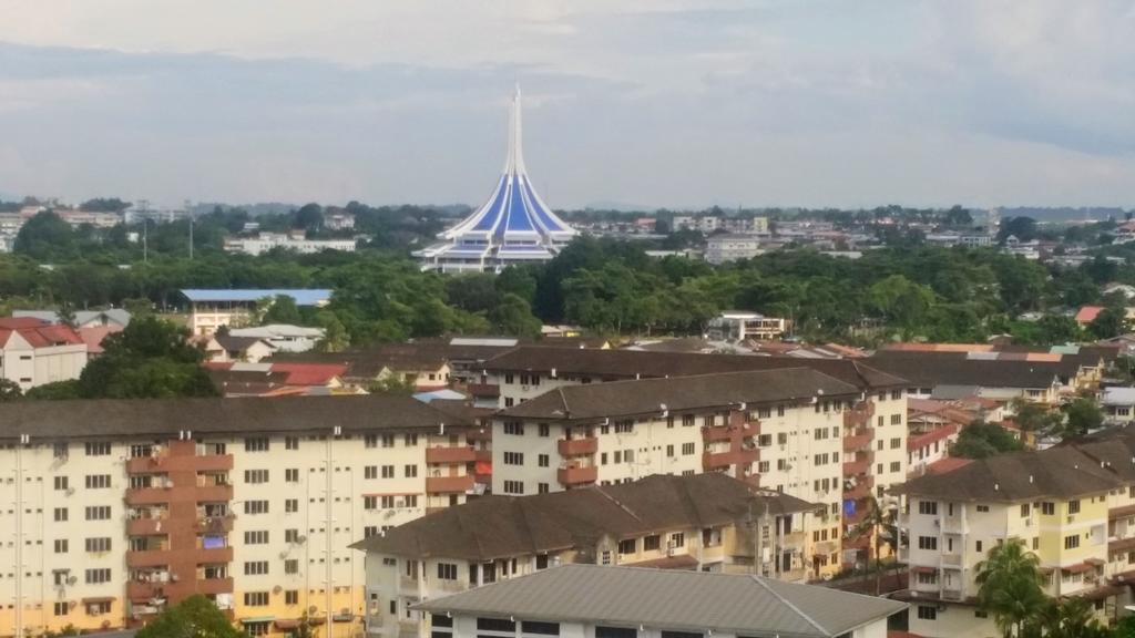 Hotel Grand Continental Kuching Exterior photo