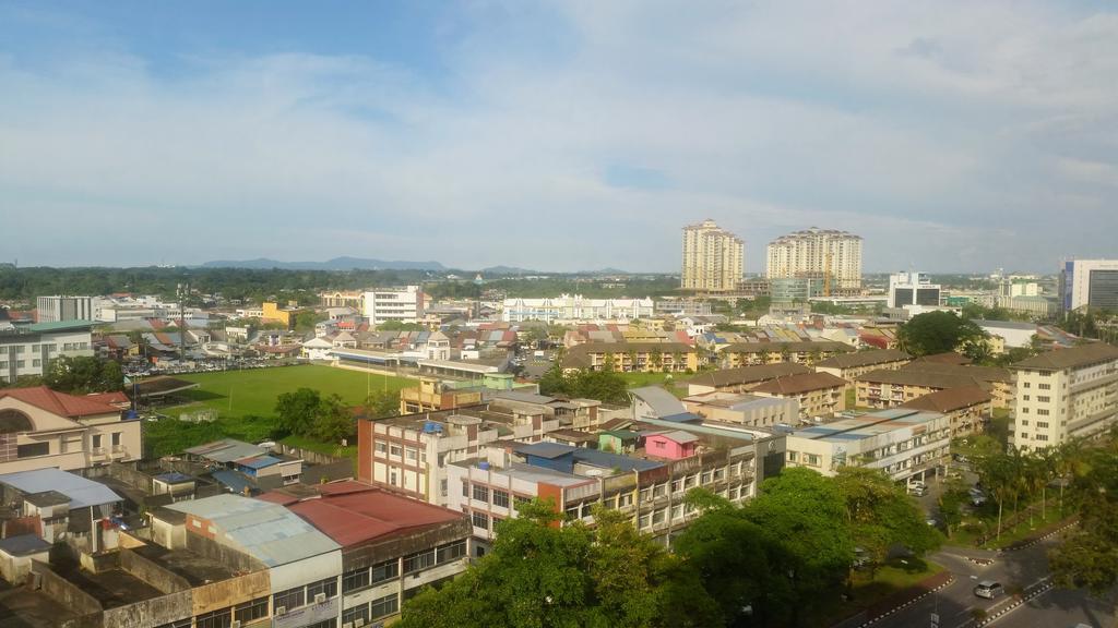 Hotel Grand Continental Kuching Exterior photo