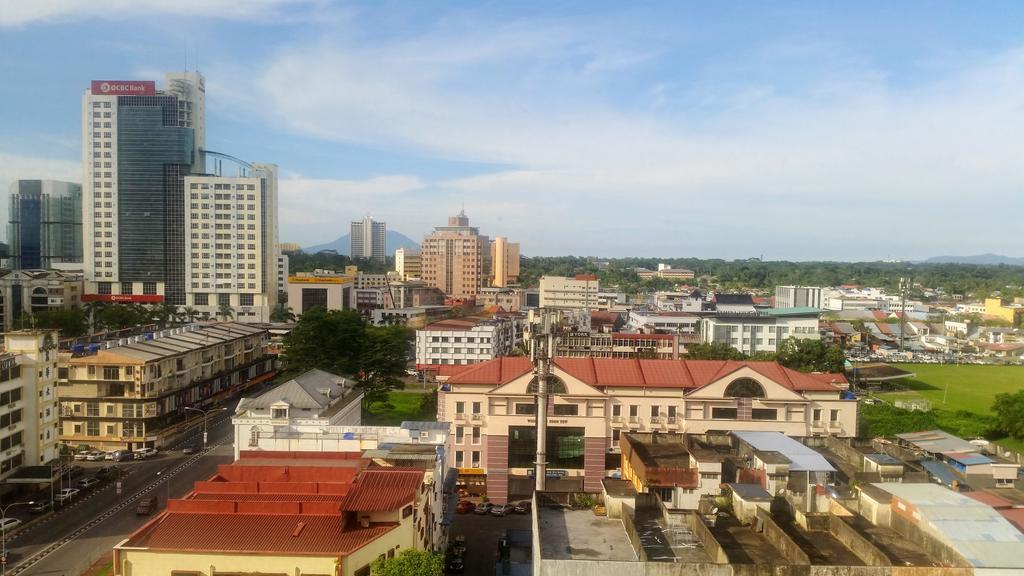 Hotel Grand Continental Kuching Exterior photo