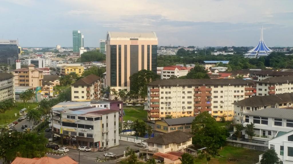 Hotel Grand Continental Kuching Exterior photo